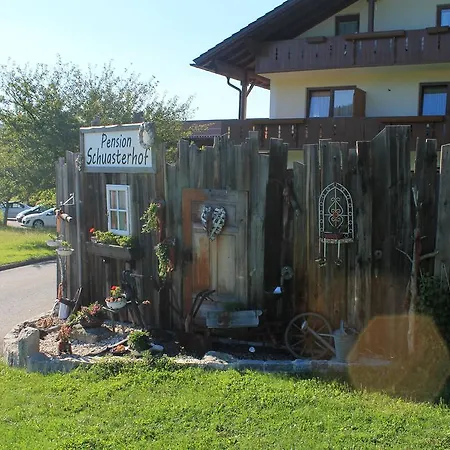 Konukevi Schuasterhof 3*